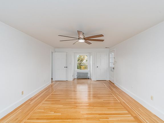 5th image of 83 Betsey Williams Dr