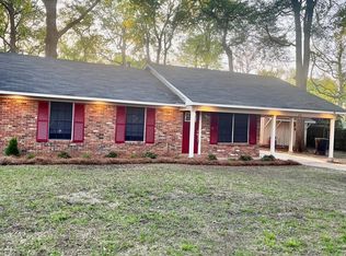 631 E Woodlawn Dr, Greenville, MS 38703
