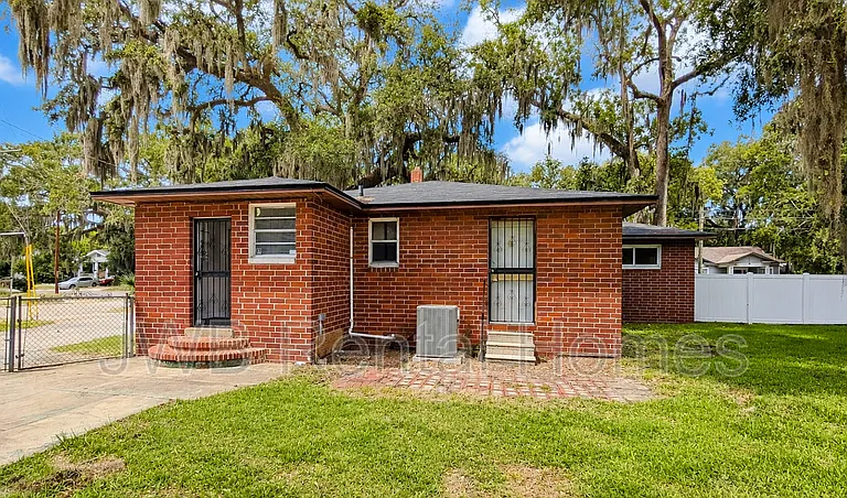 4305 Springfield Blvd — Photo 12