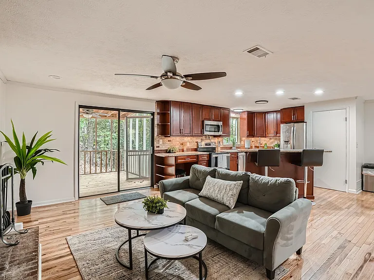 305 Roswell Farms Rd — Photo 11