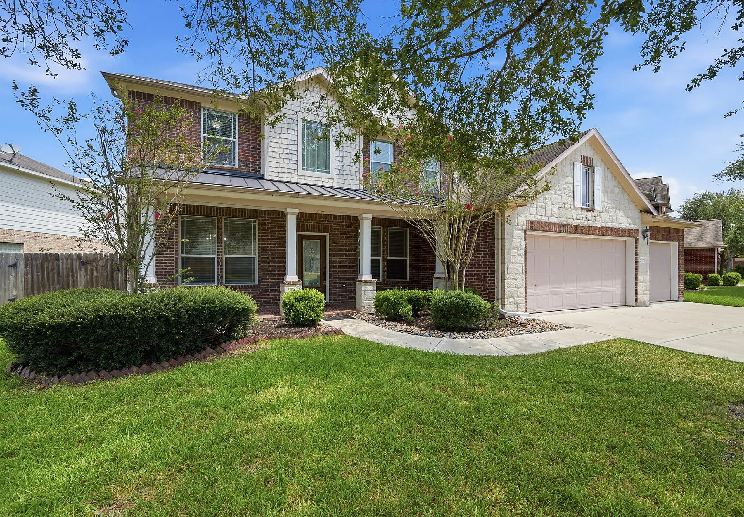 4 bed, 3.5 bath, 3210 sqft, $3,300 — Photo 1