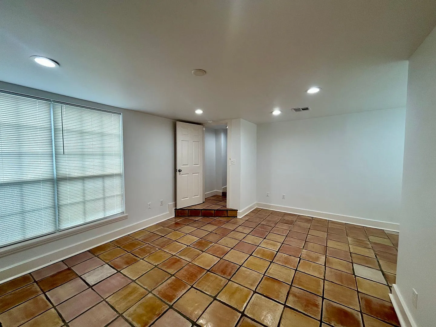 Amazing townhome by Cherry St! — Photo 4