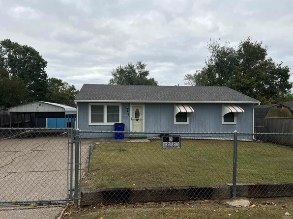 1607 Hale Dr, Junction City, KS 66441