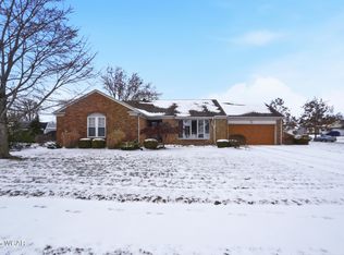 819 Canyon Dr, Lima, OH 45804