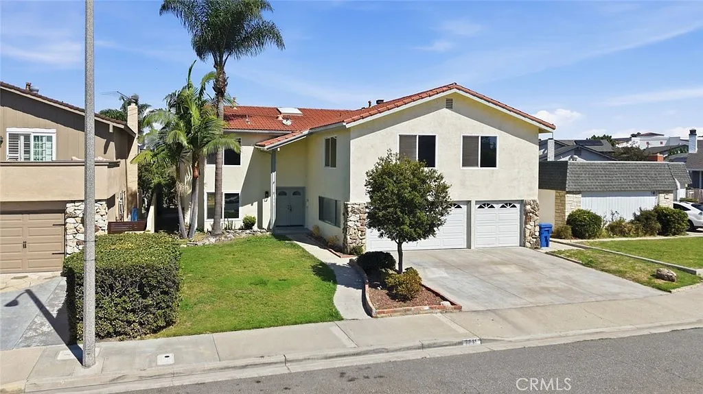 7 bed, 3062 sqft, $5,500 — Photo 2
