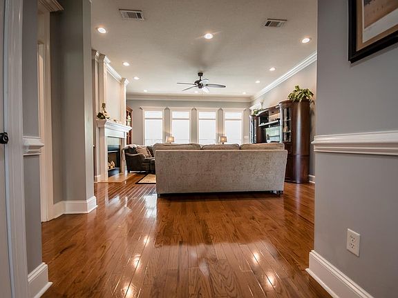 4th image of 3870 Orchard Way