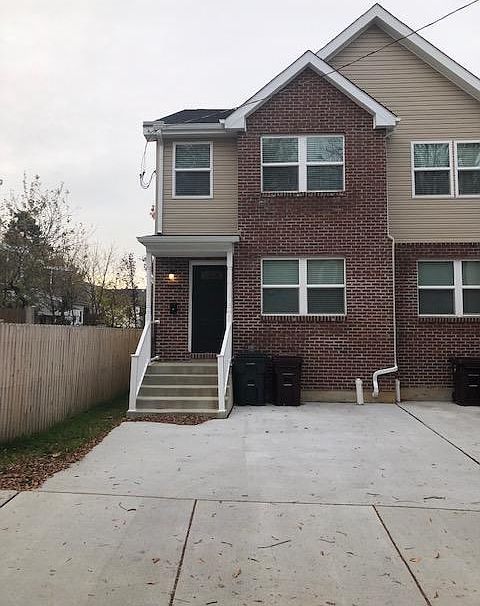 1st image of 1802 W 6th St