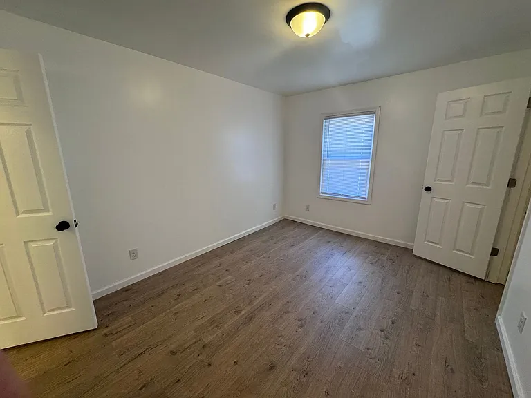 2230 Monroe St — Photo 16