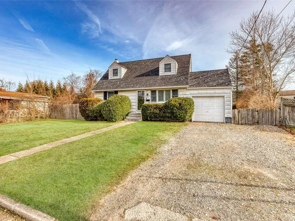 31 Cheryl Drive, Ronkonkoma, NY 11779