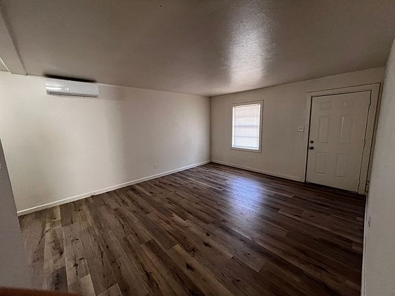 3rd image of 2806 E 30th St