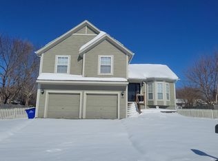 425 River Falls Rd, Edwardsville, KS 66111