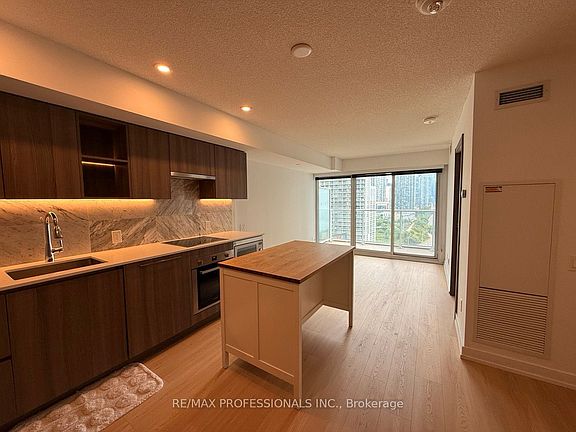 5th image of 19 Bathurst St #1708