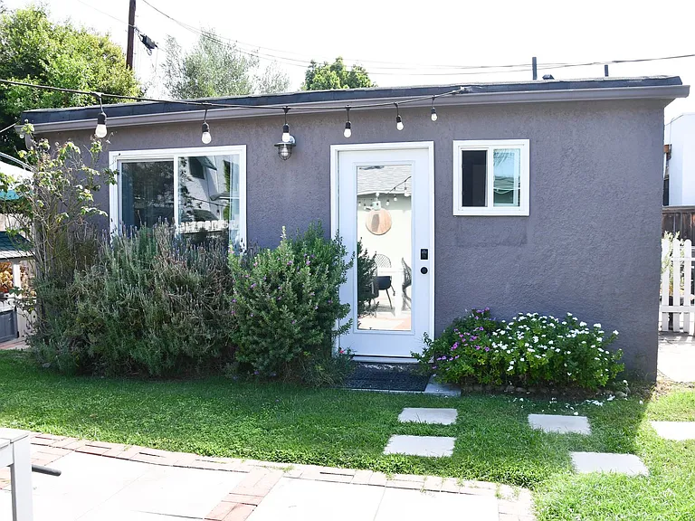 629 W Culver Ave — Photo 40