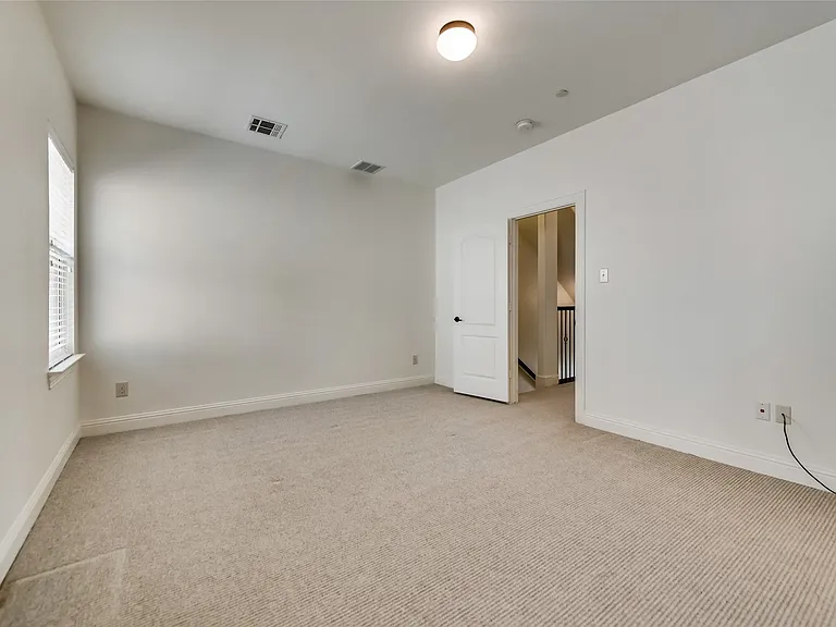 5745 Headquarters Dr — Photo 21