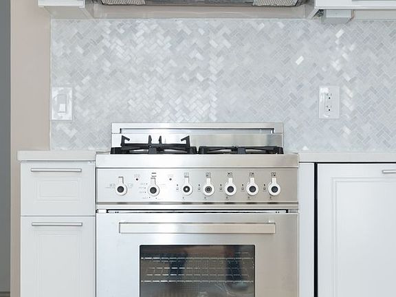 3rd image of 305 E 86th St APT 9LW