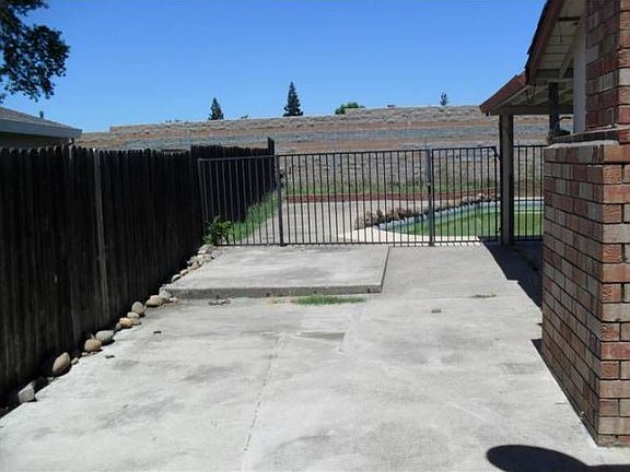 5th image of 9816 Bexley Dr