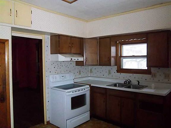 3rd image of 118 N Kealing Ave