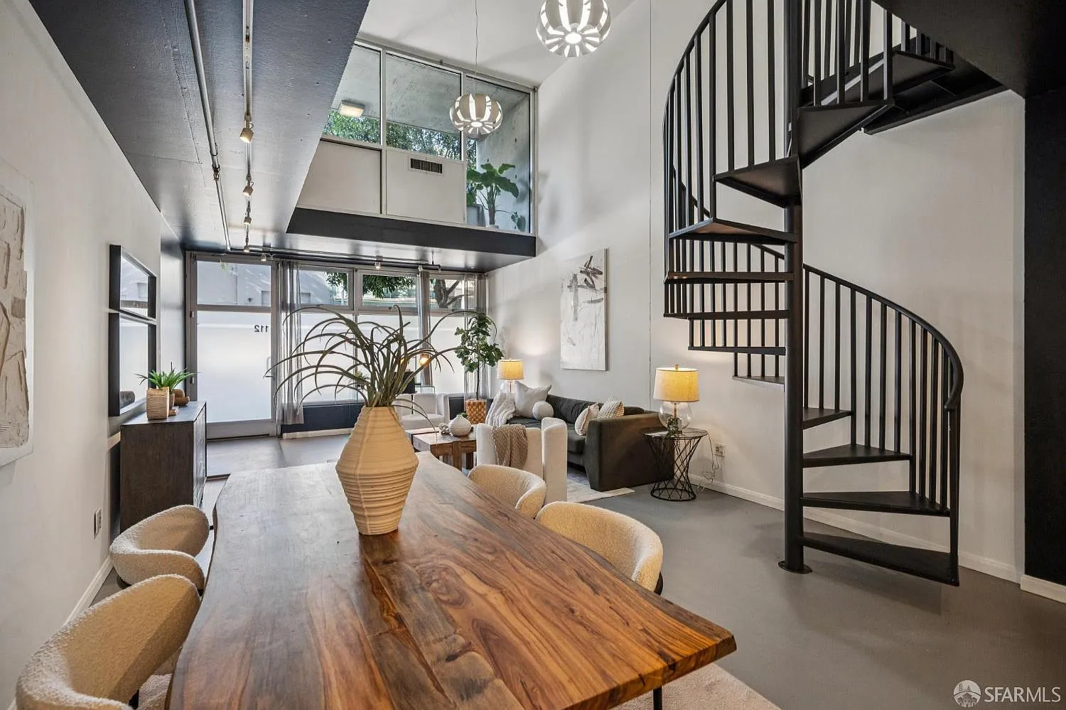 1 bed, 1.5 bath, 885 sqft, $5,000 — Photo 1