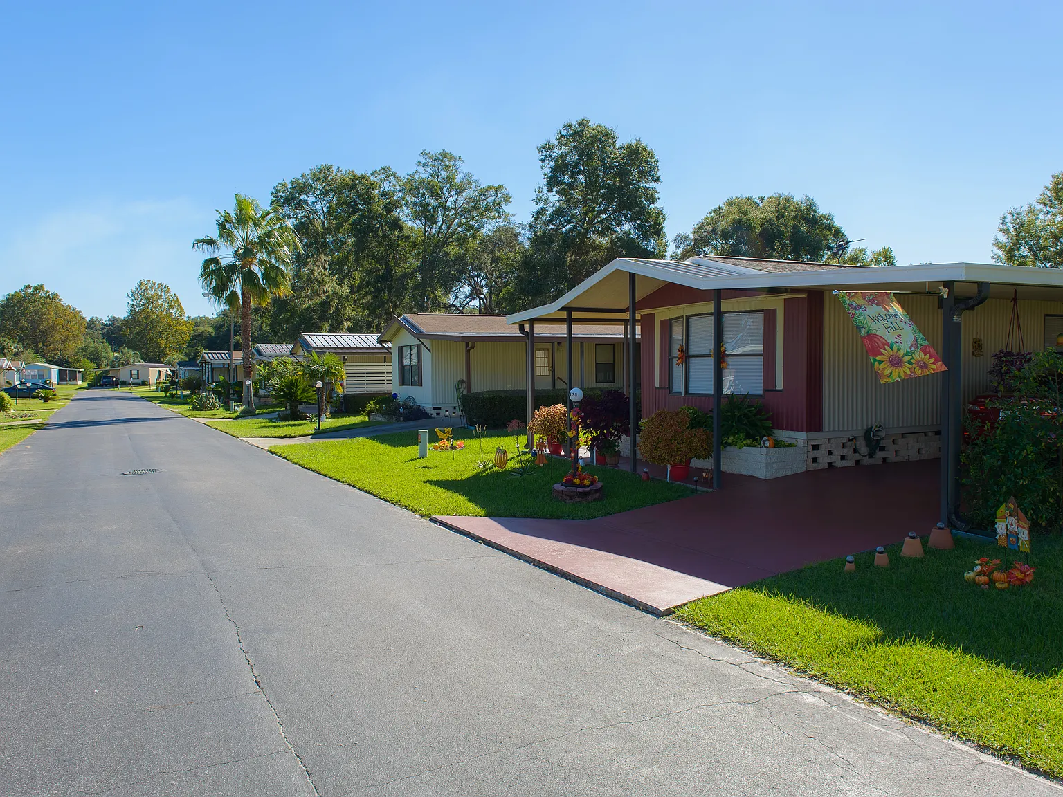 Paddock Park South — Photo 1