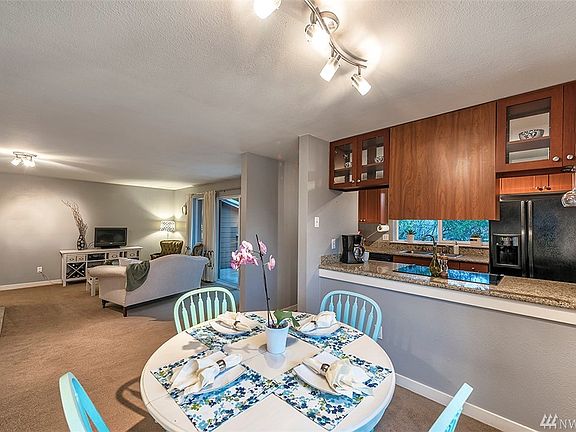 5th image of 14018 NE 181st Pl APT E304
