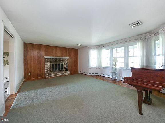 3rd image of 240 Highland Ave
