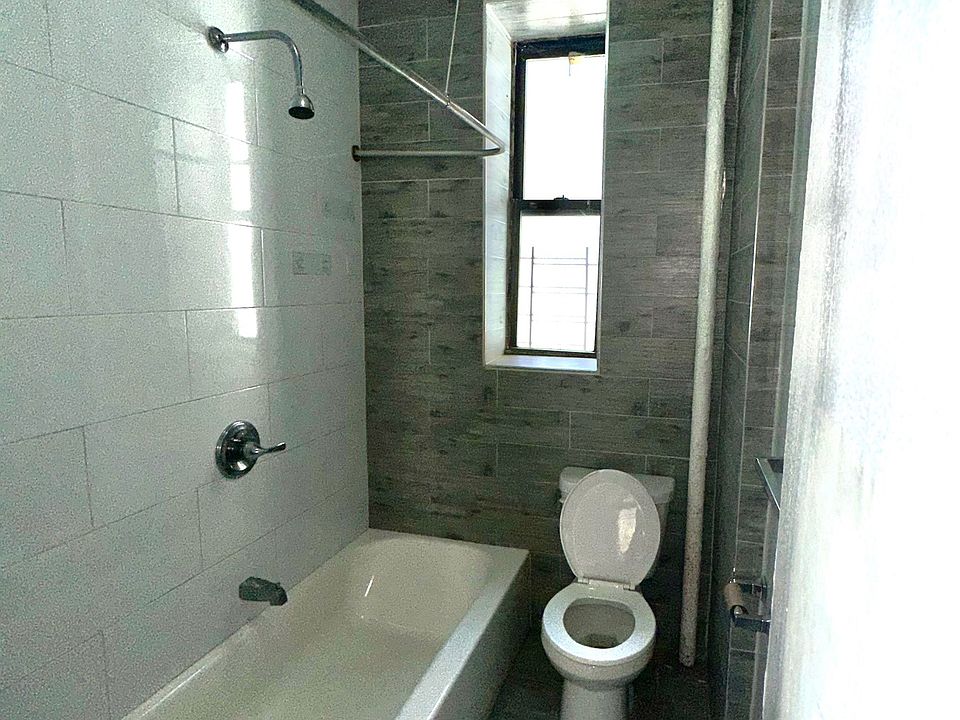 2nd image of 1022 E 36th St APT 1C
