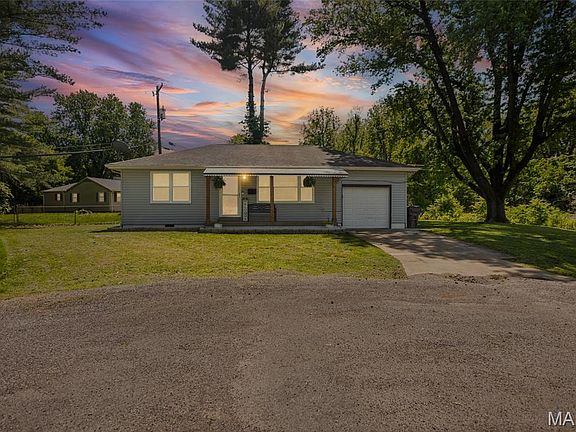 3rd image of 3700 Michelle Dr