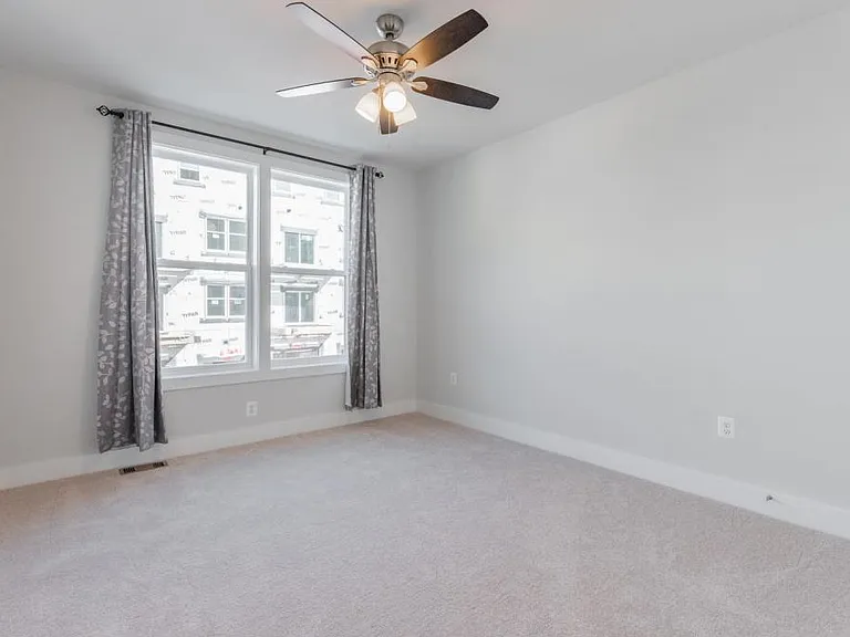 2618 Lassen Walk #A — Photo 28