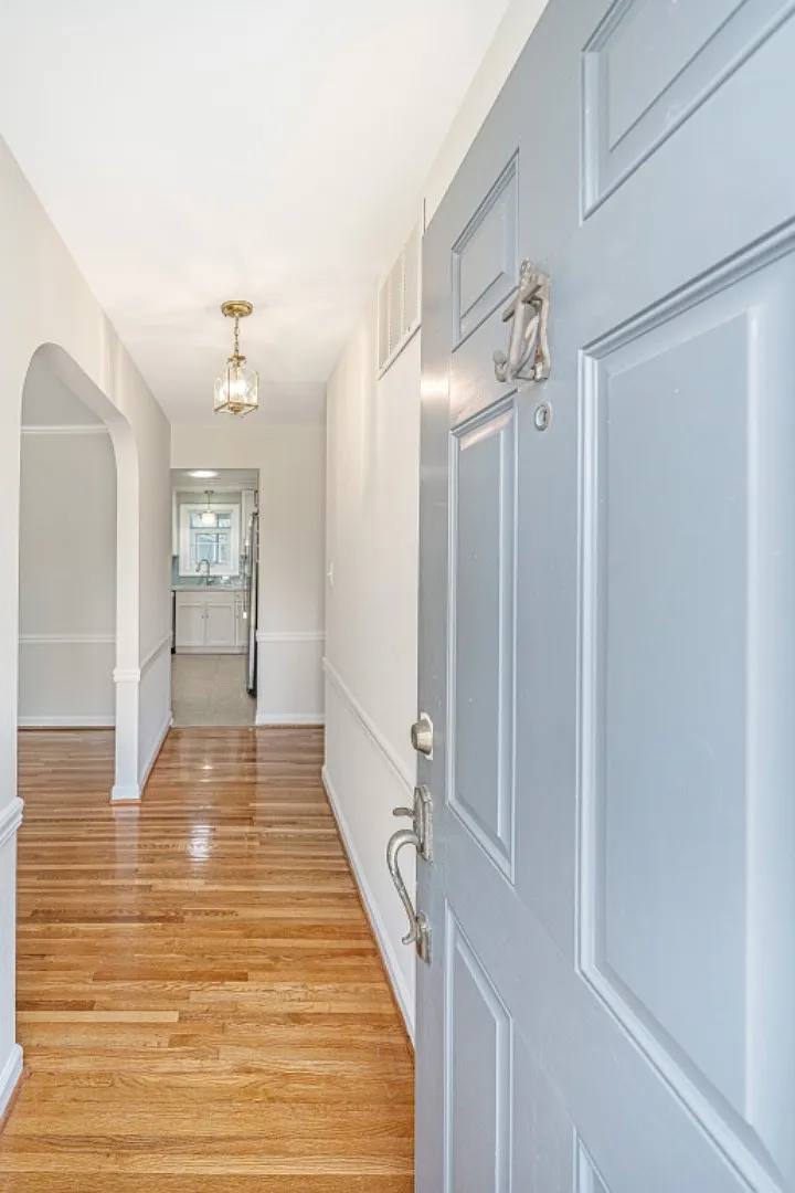 1791 Dunbarton Drive — Photo 3