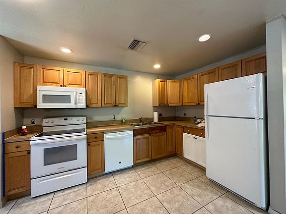 3rd image of 5203 29th St SW #5203