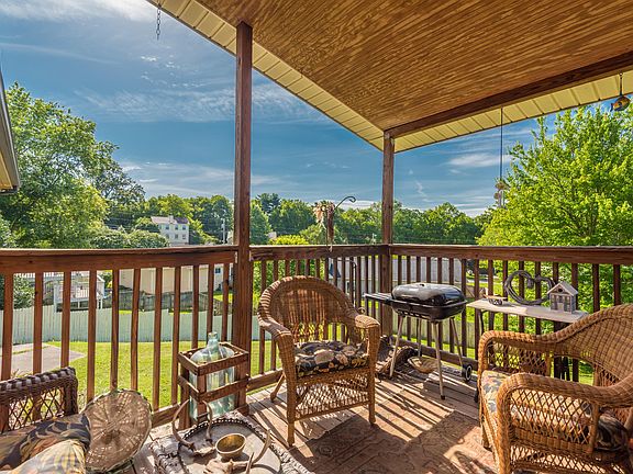 3rd image of 1507 Fox Meadow Cir