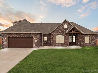 2734 W 519th Rd, Pryor, OK 74361