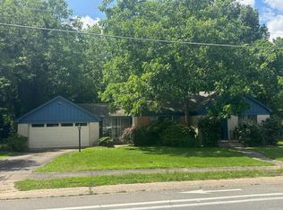 1941 Caldwell St, Conway, AR 72034