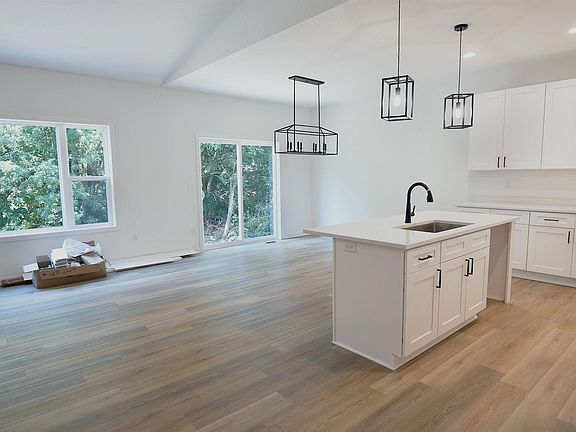 4th image of 400 Luann Kay Ln