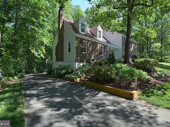 2nd image of 15795 Moncure Ct