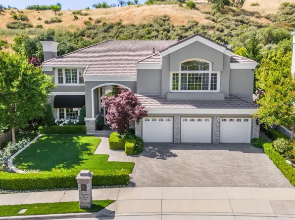 6541 Stonehill Dr, San Jose, CA 95120