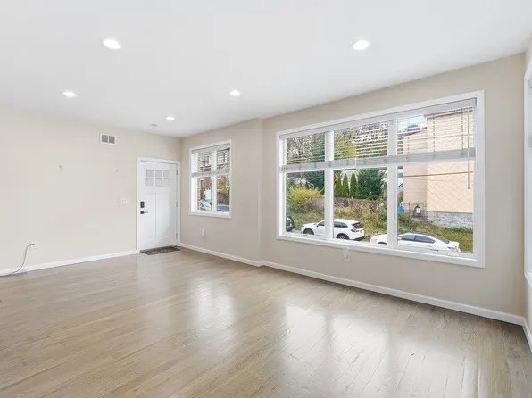 5103 Meadowview Avenue image 7 of 28