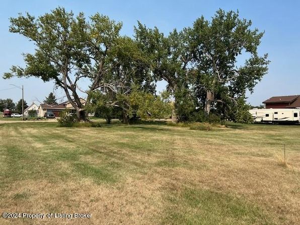 Cliff St, Gladstone, ND 58630