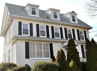 904 151st Pl, Whitestone, NY 11357