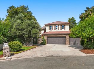 1646 E Desert Island Dr, Fresno, CA 93730