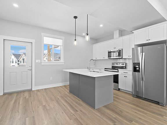 3rd image of 900 Saint Andrews Ln #1032785