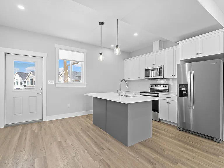 900 Saint Andrews Ln — Photo 9