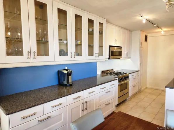 18-15 215th Street #6 M, Bayside, NY 11360