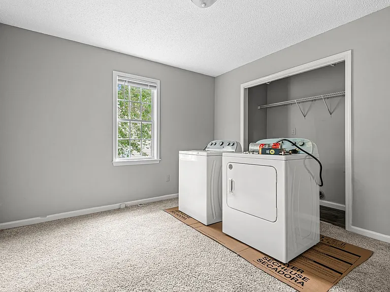 220 Wood Green Dr — Photo 14