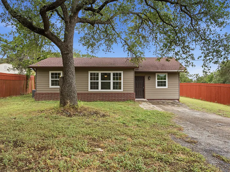 7606 Williamson Creek Dr — Photo 2