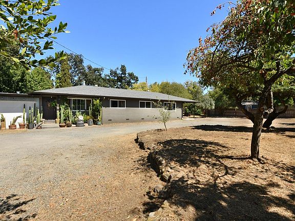 2nd image of 1544 Willowside Road