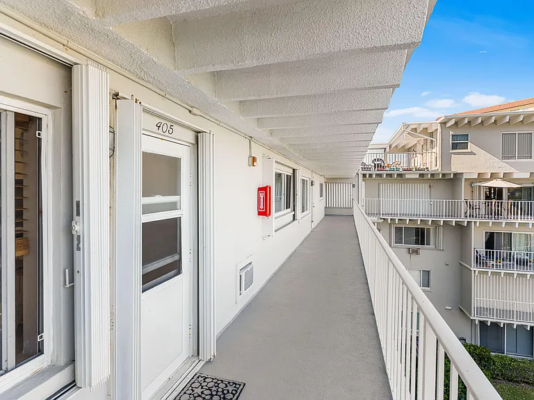 3500 S Ocean Blvd — Photo 4