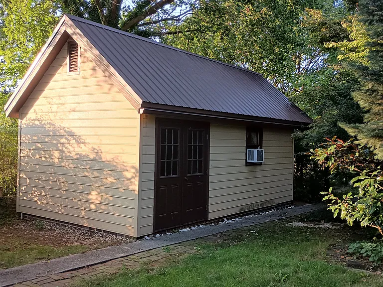 Craft /potting shed - storage entrance