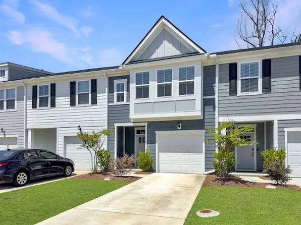 481 Trotters Ln, Moncks Corner, SC 29461