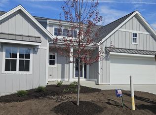 436 Sandy Cir, Pewaukee, WI 53072